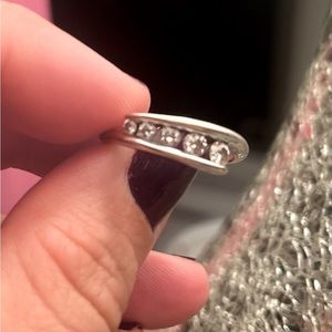 Kay Jewelers size 6.75 white gold 5 stone diamond ring